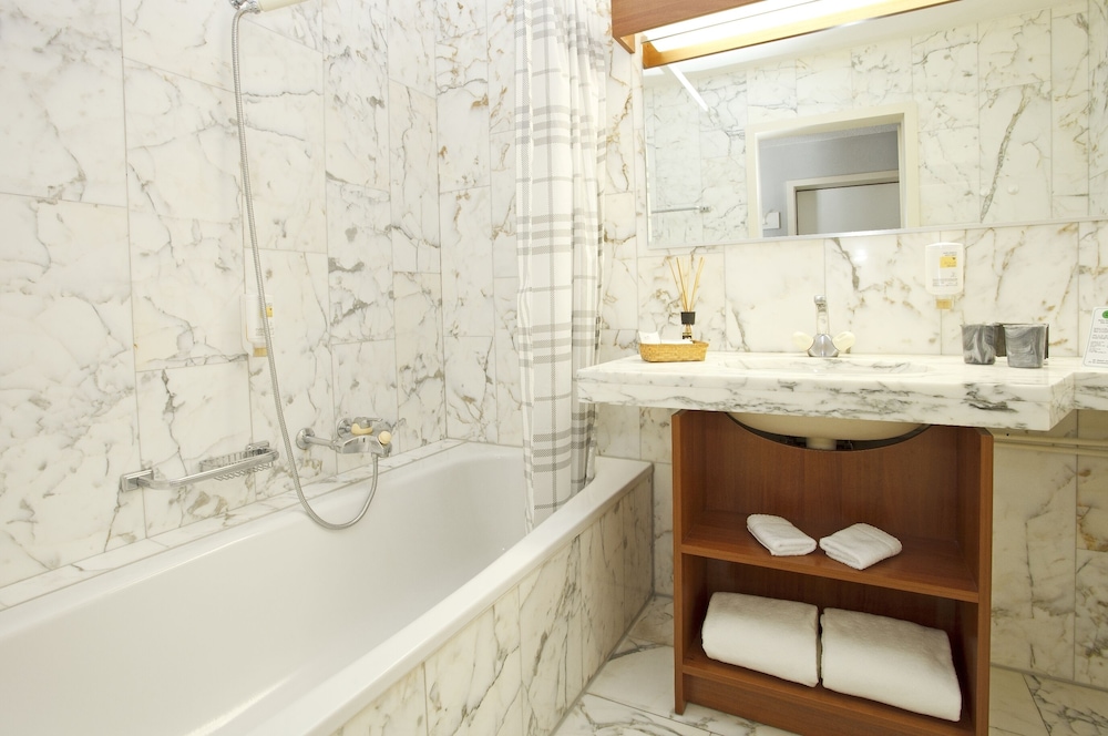 Northern, Twin Beds