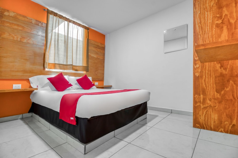 OYO Hotel Familiar Tollan 25/38