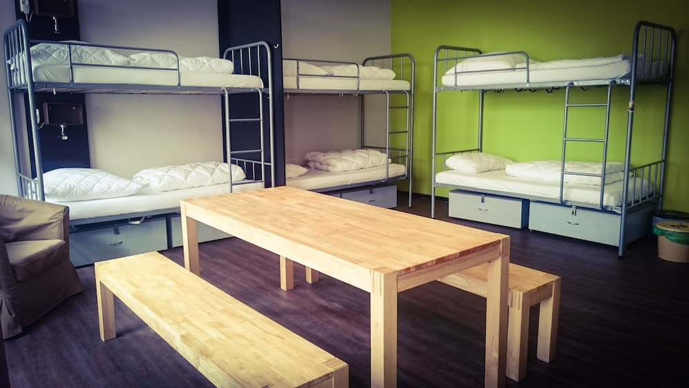 Sunflower Hostel 50/59