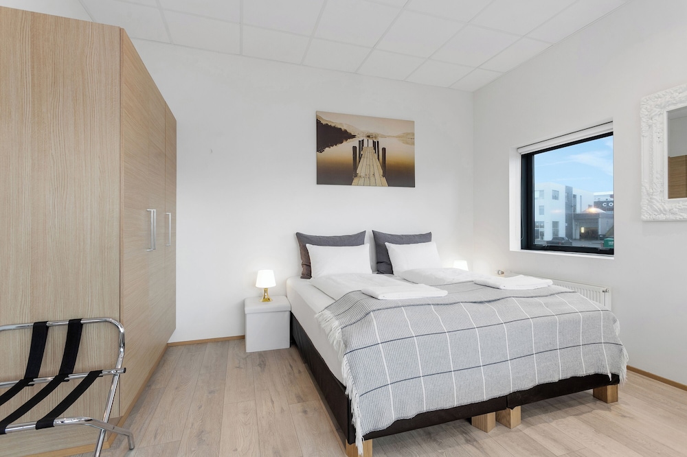 Mountain, Blue, Economy, Studio, Apartment, King Bed, Sofa
