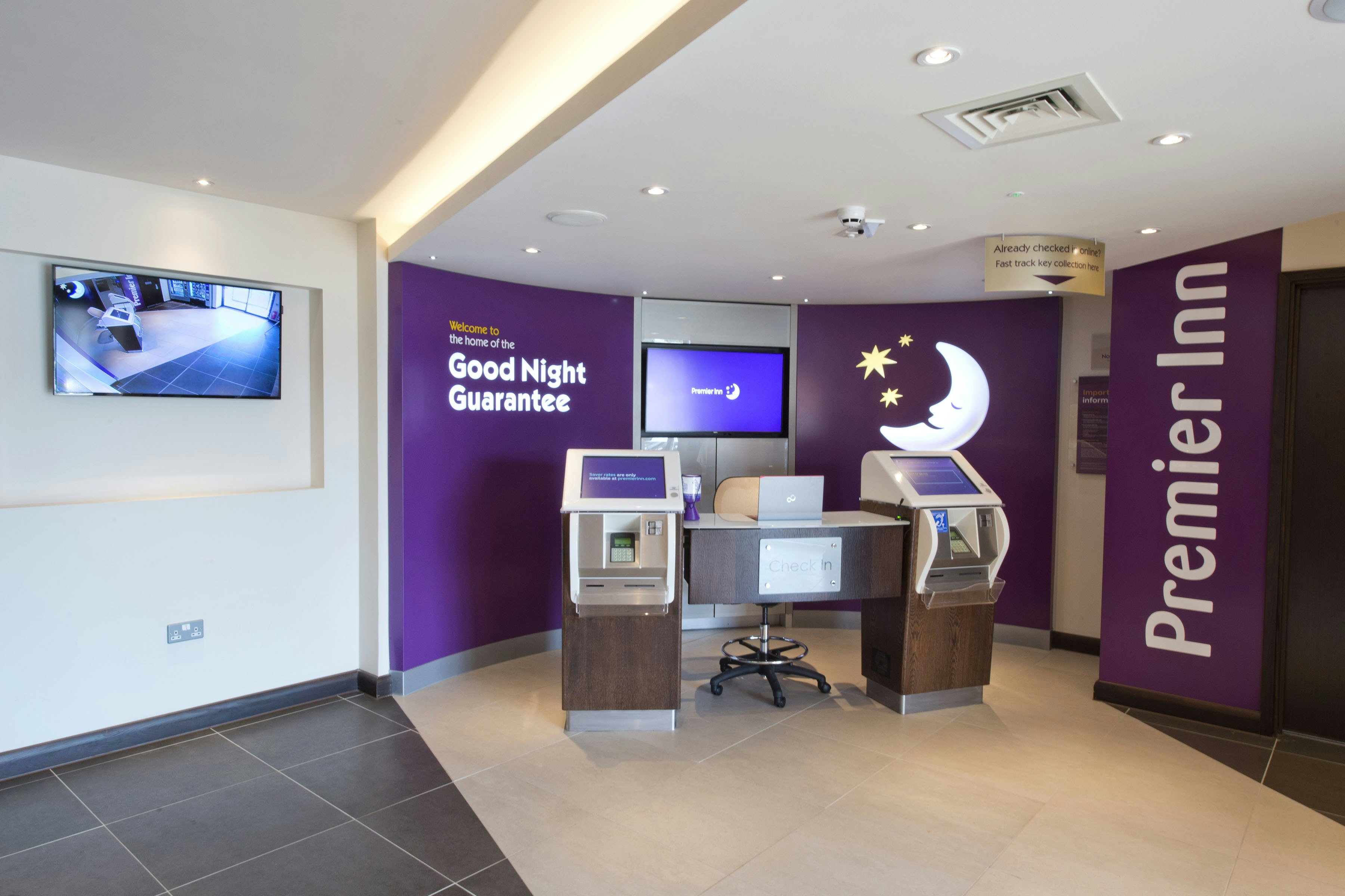 Lobby at Premier Inn Portsmouth Havant South, Havant