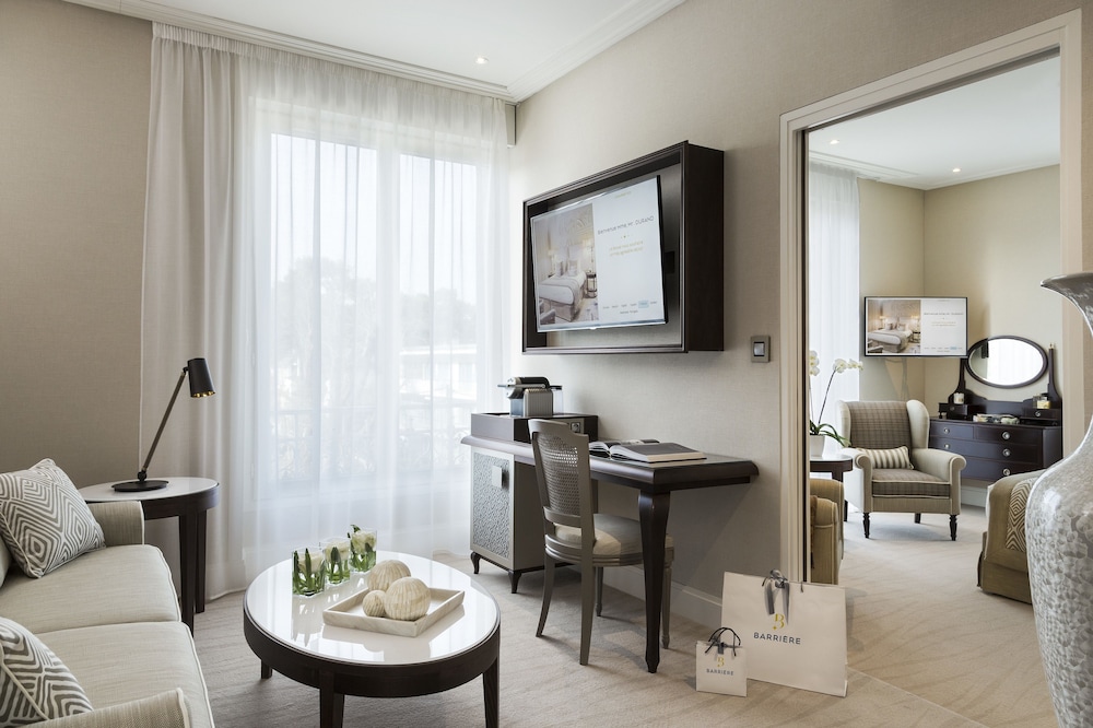 Hotel Barriere Le Royal La Baule 49/53