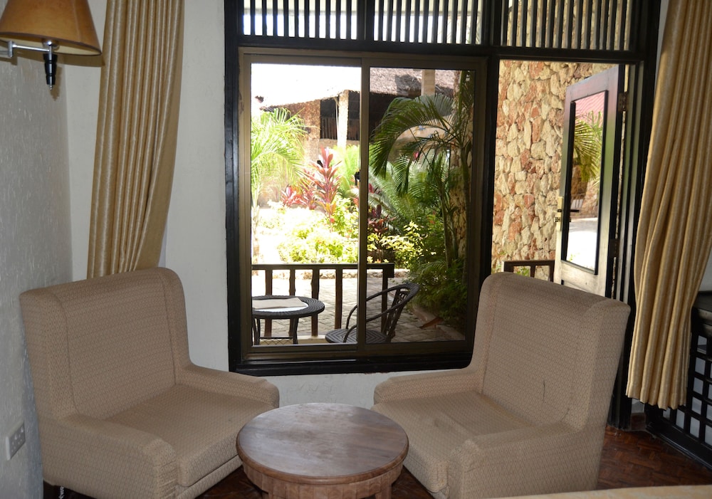 Serene Beach Resort 47/76