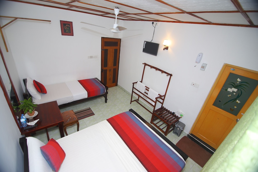 DELUXE, DOUBLE BED