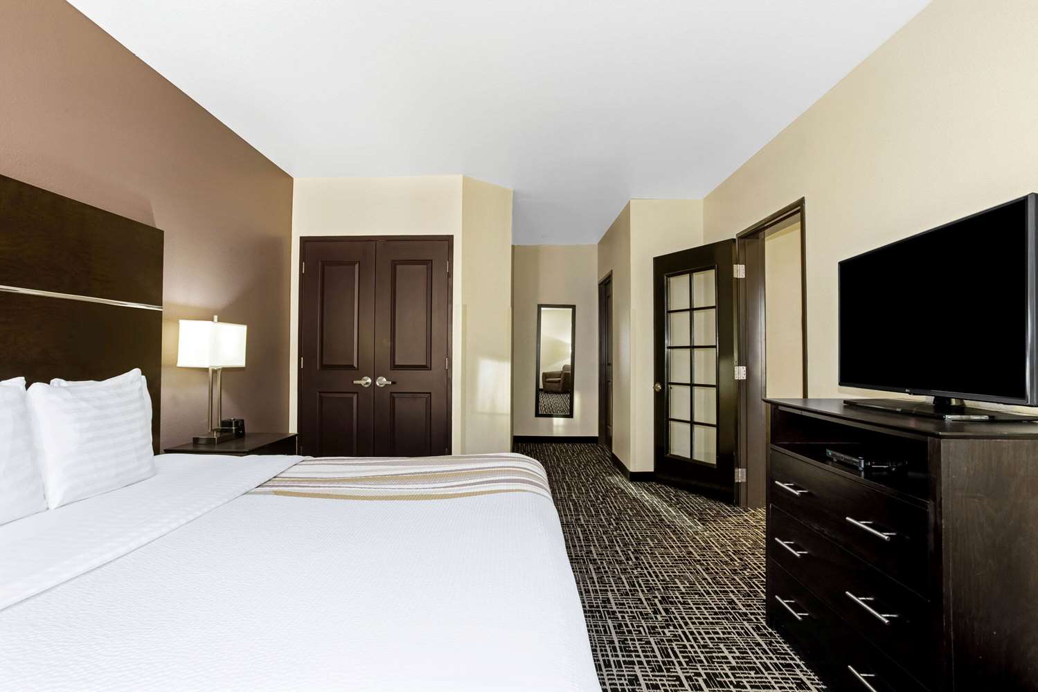 La Quinta Inn & Suites by Wyndham Denver Gateway Park 8/33