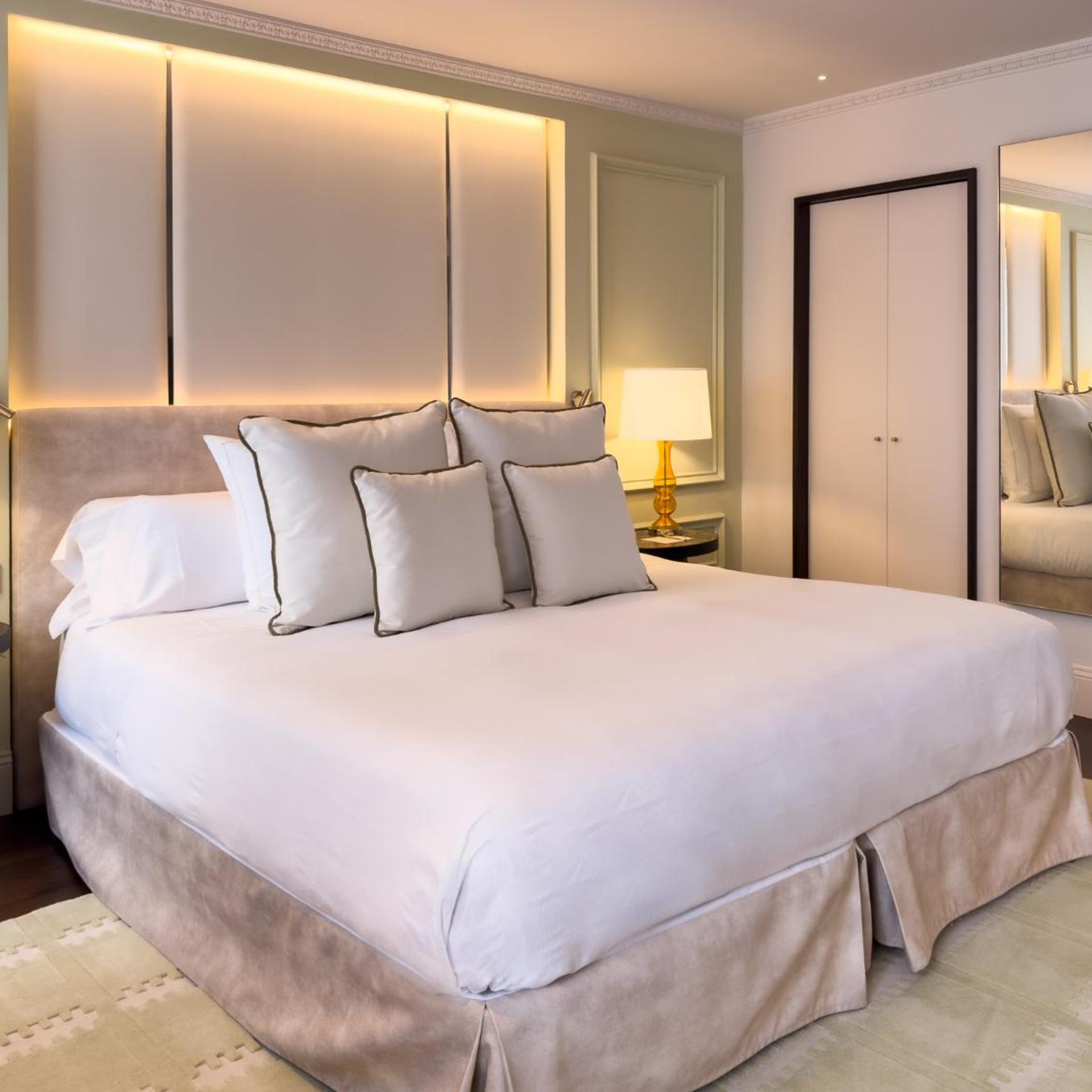 Dreamer, Double or Twin Bed