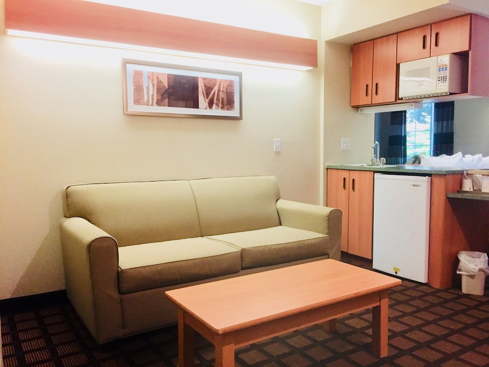 Microtel Inn Suites By Wyndham Uncasville 17/27