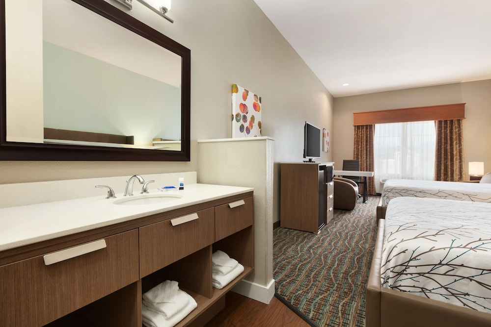 Best Western Plus Peppertree Inn At Omak 11/45