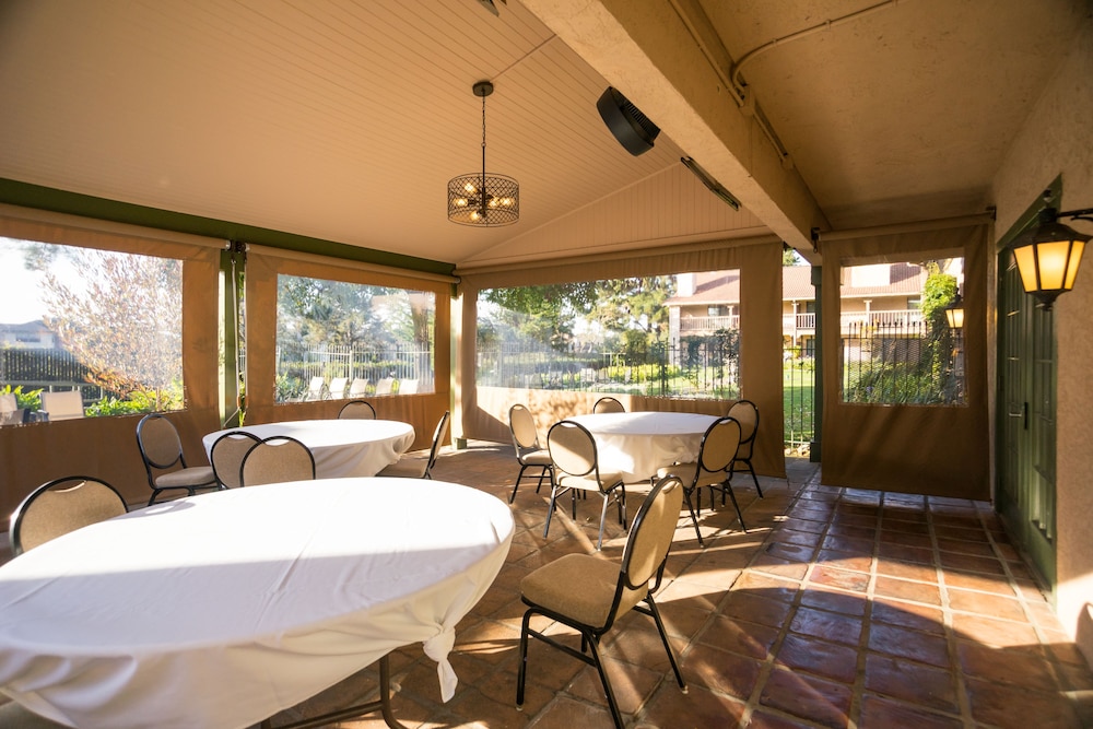 Half Moon Bay Lodge 43/59