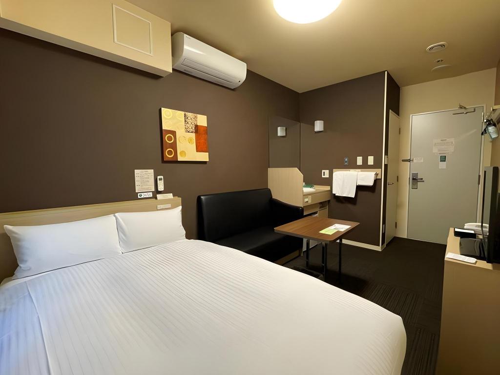 Semi Room, Double Bed