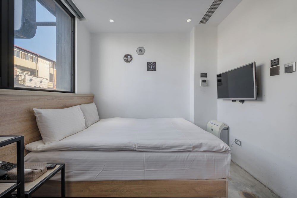 CHASE WALKER HOTEL 36/70