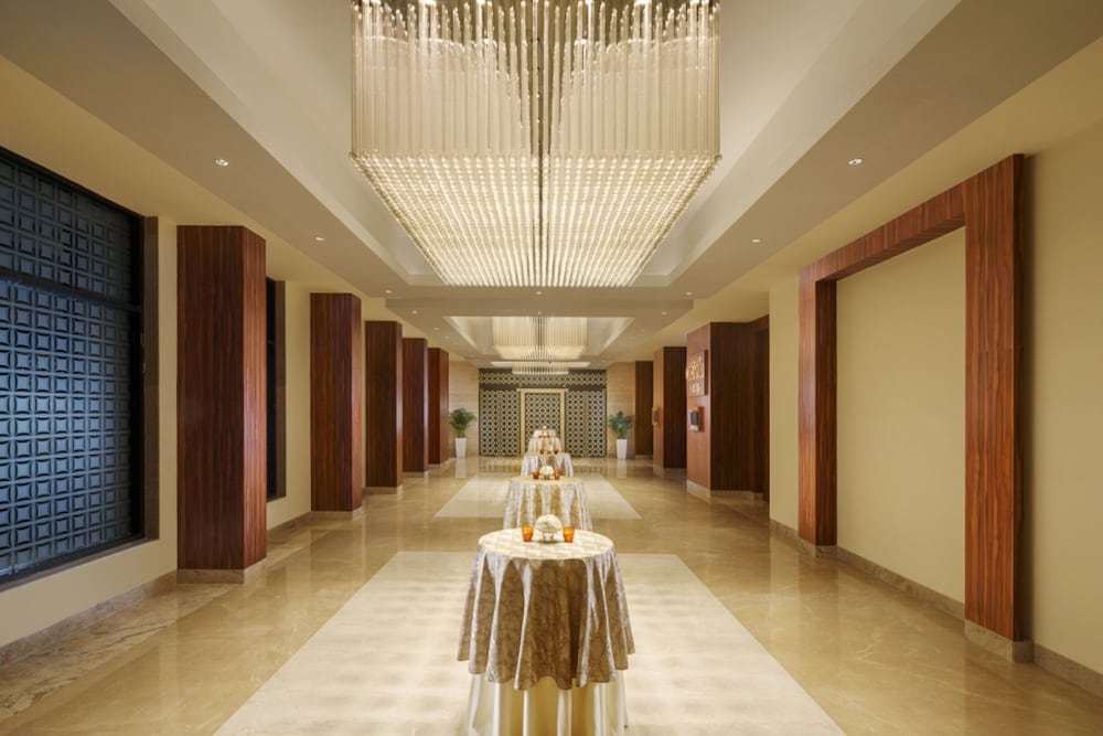 Sandal Suites Op. By Lemon Tree Hotels 32/50