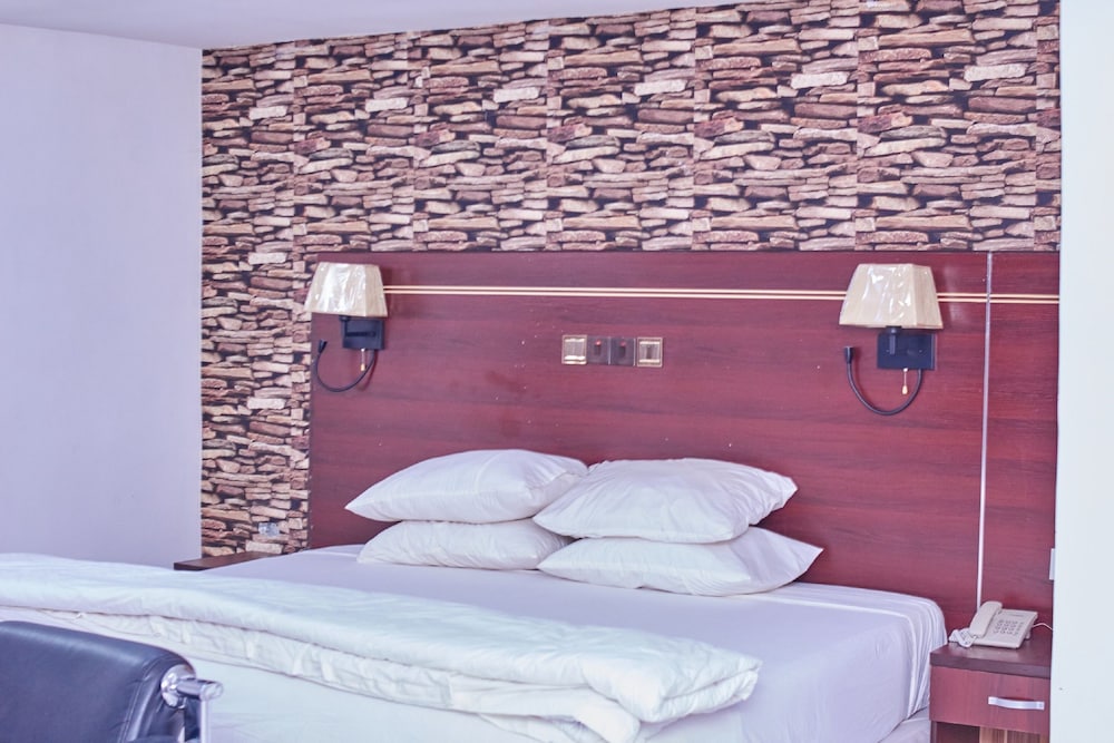 Eemjm Hotels And Suites Limited 29/42