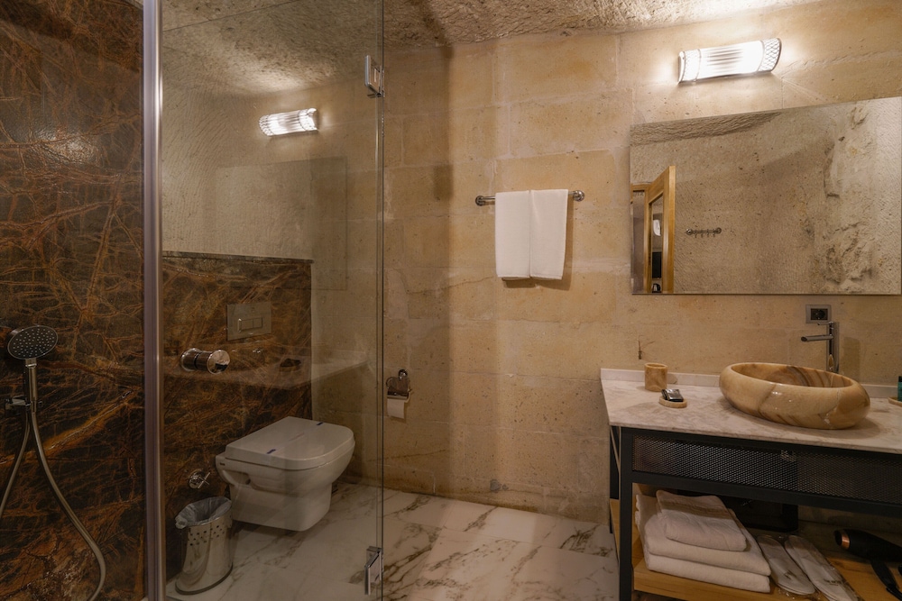 The Niche Cave Hotel +12 Adult 35/50