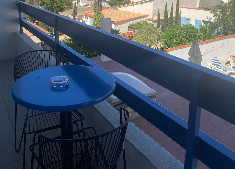 Hôtel Les Sables 1/49