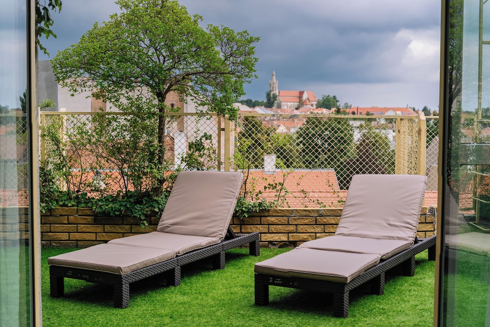 Pannonia Hotel 45/50