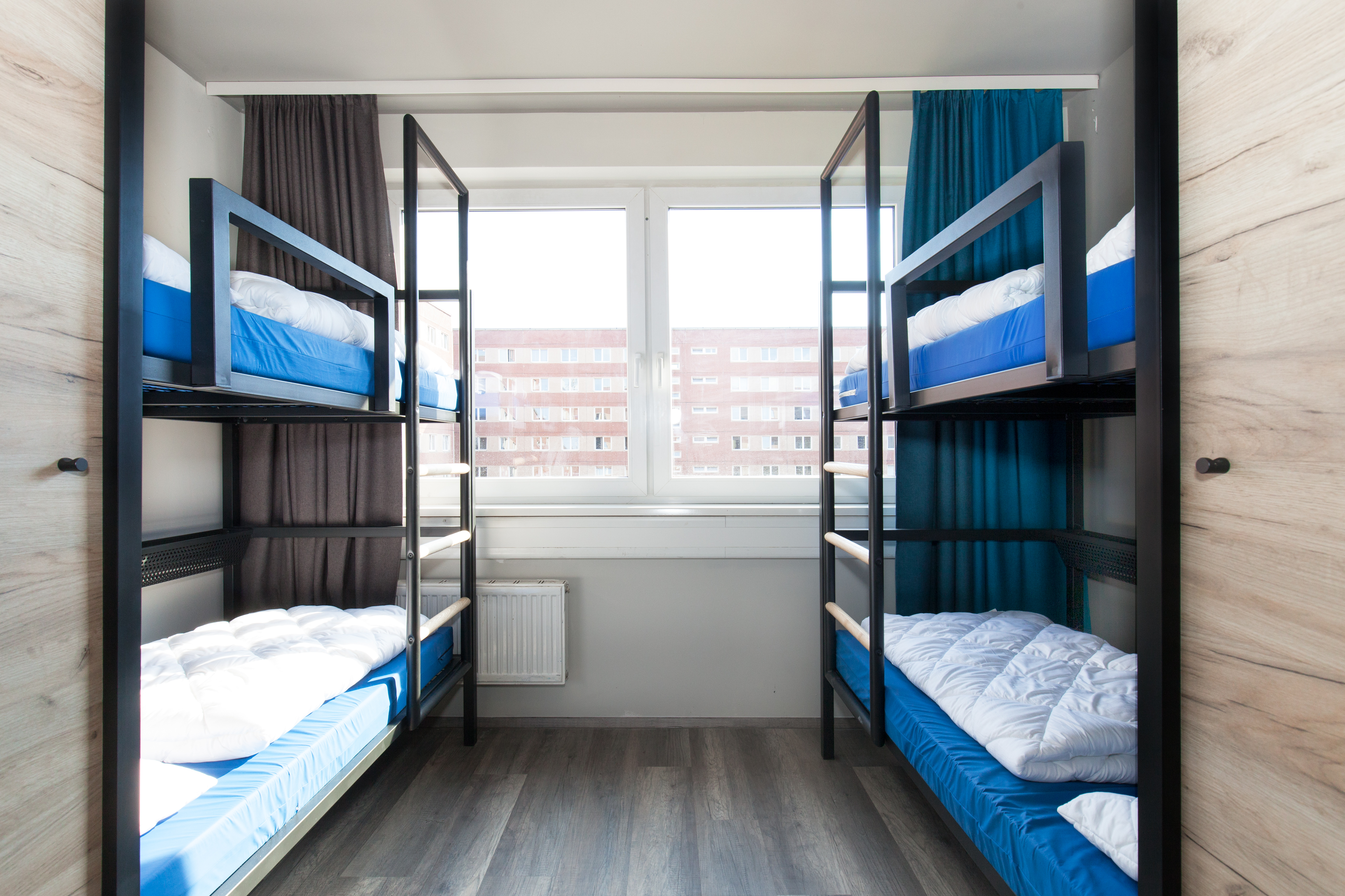 Mixed Dorm, 6 People