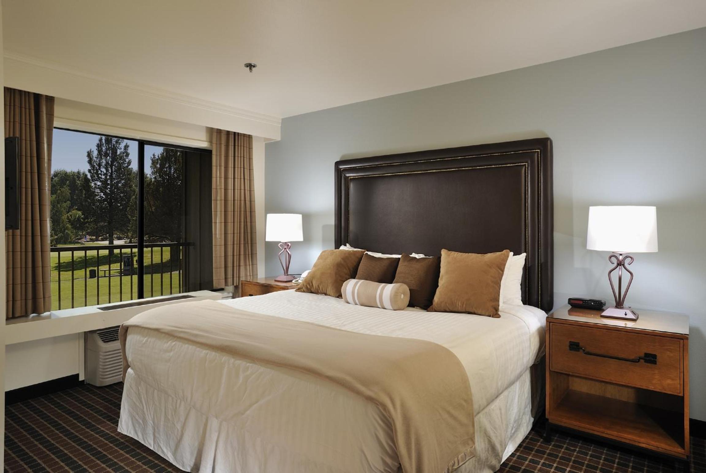 1 Bedroom, Suite, King Bed, Golf Course View