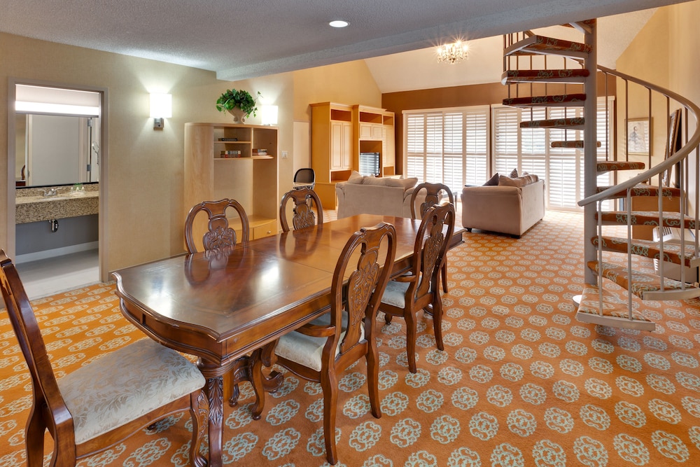 Holiday Inn Dublin Pleasanton 56/70