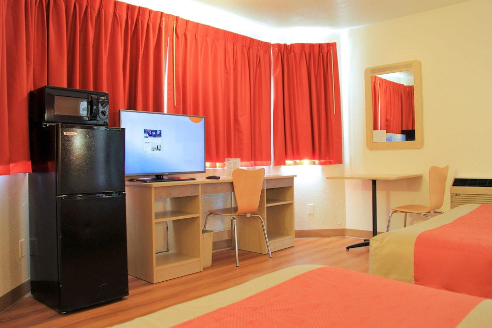 Motel6 Enfield, CT - Hartford 44/57