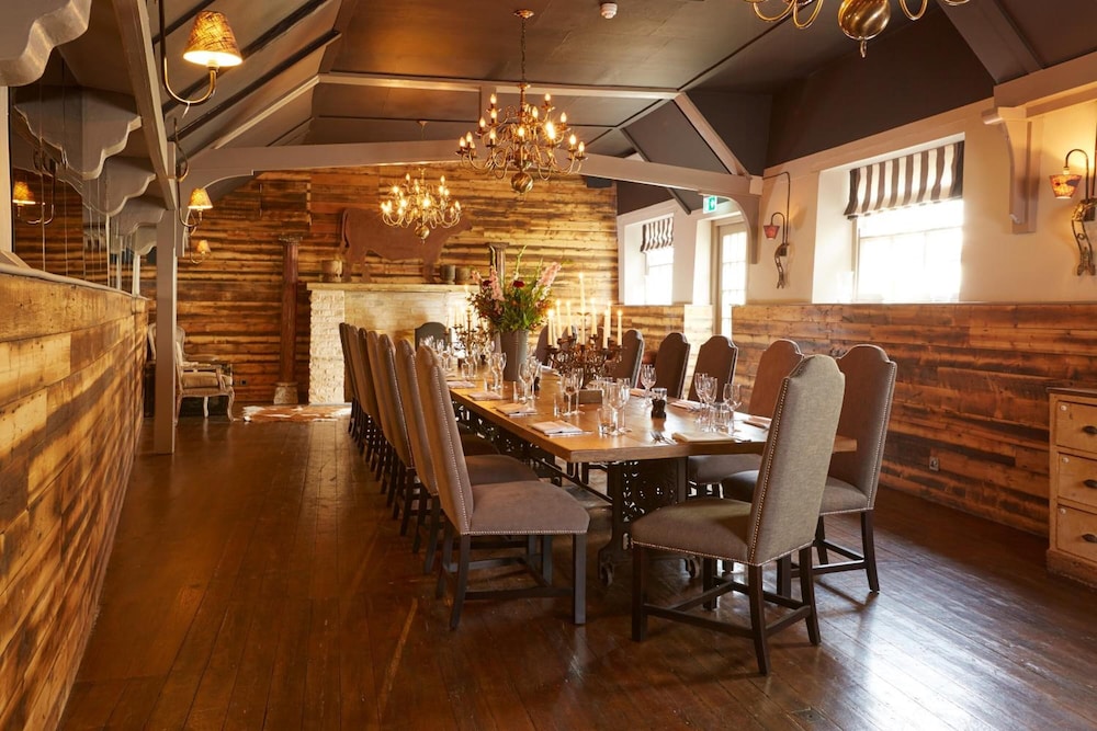 The Bull Hotel 36/47