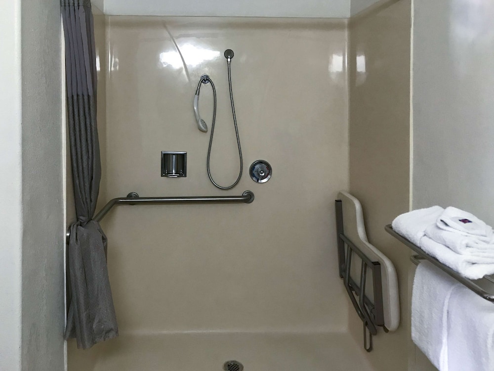 Motel6 Visalia, CA 41/50