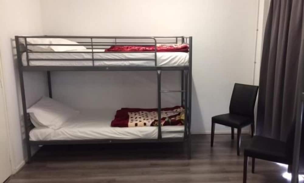 Guest House Amsterdam 2/29