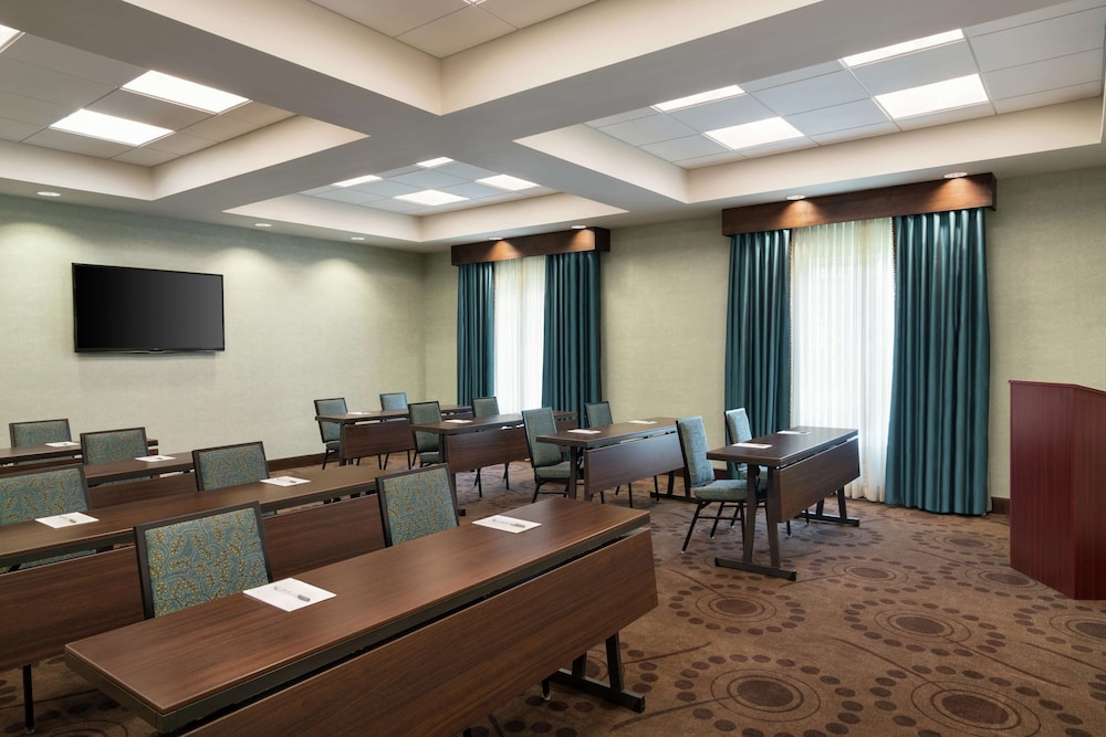Hampton Inn & Suites Wilmington Christiana 55/62
