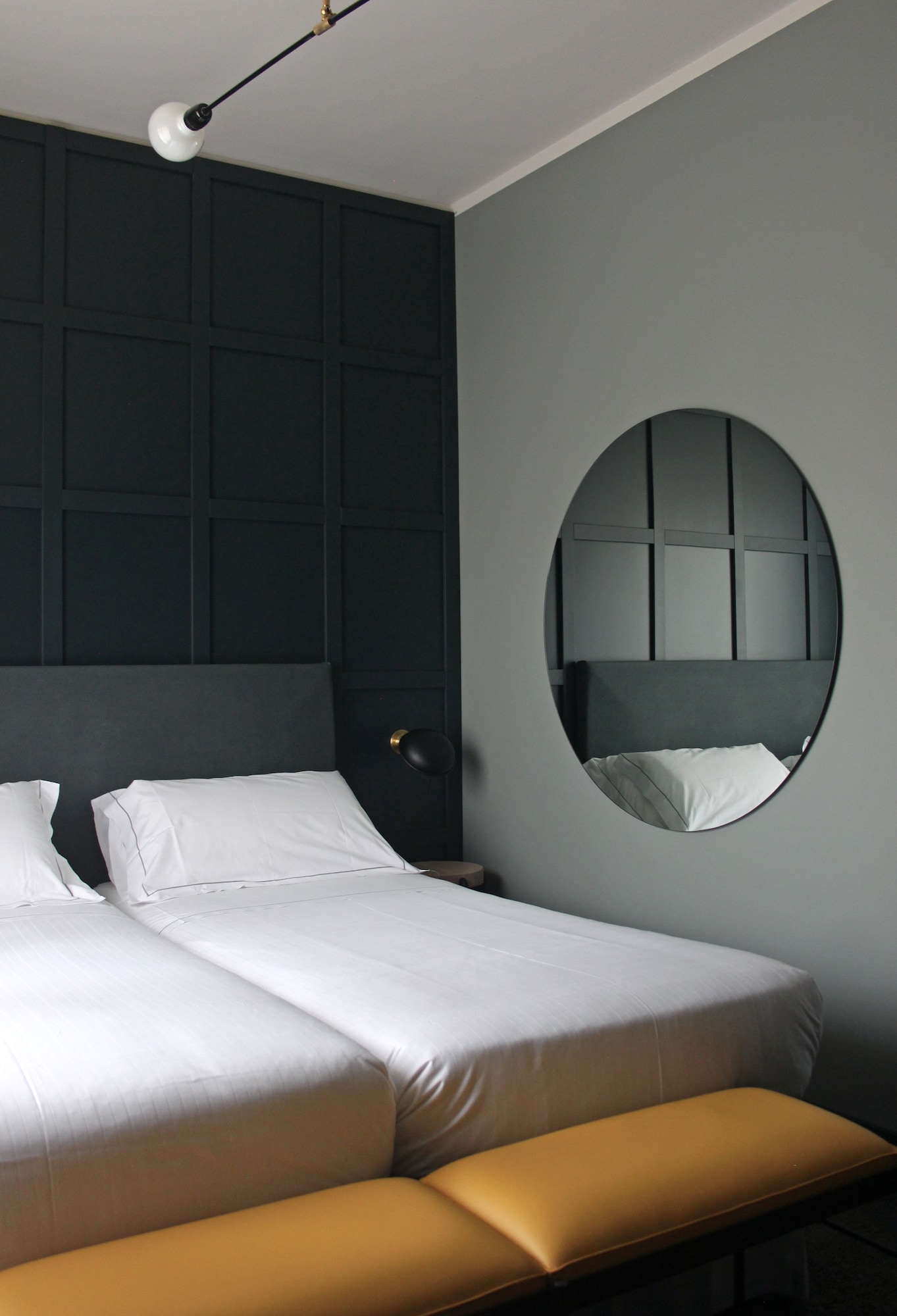 Smart, Queen Bed