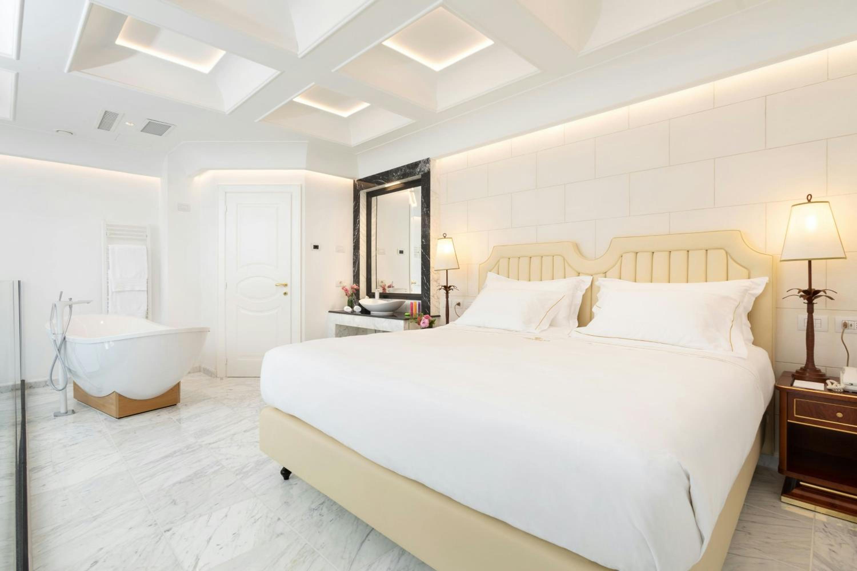 1 Bedroom, Bi Level, Suite, King Bed