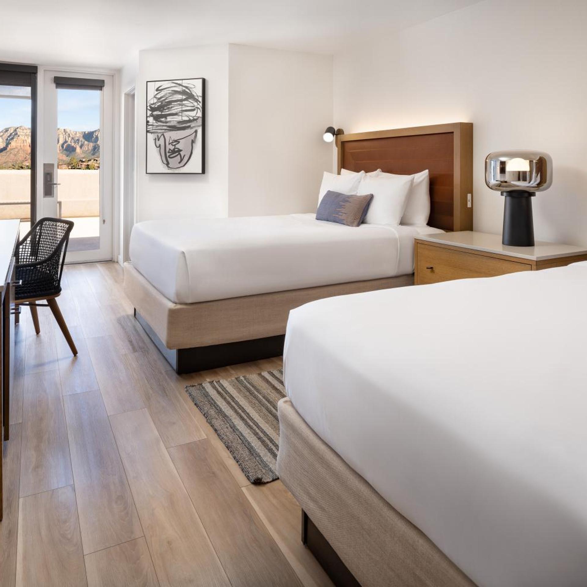 Room, 2 Queen Beds, with View, Middle Floor