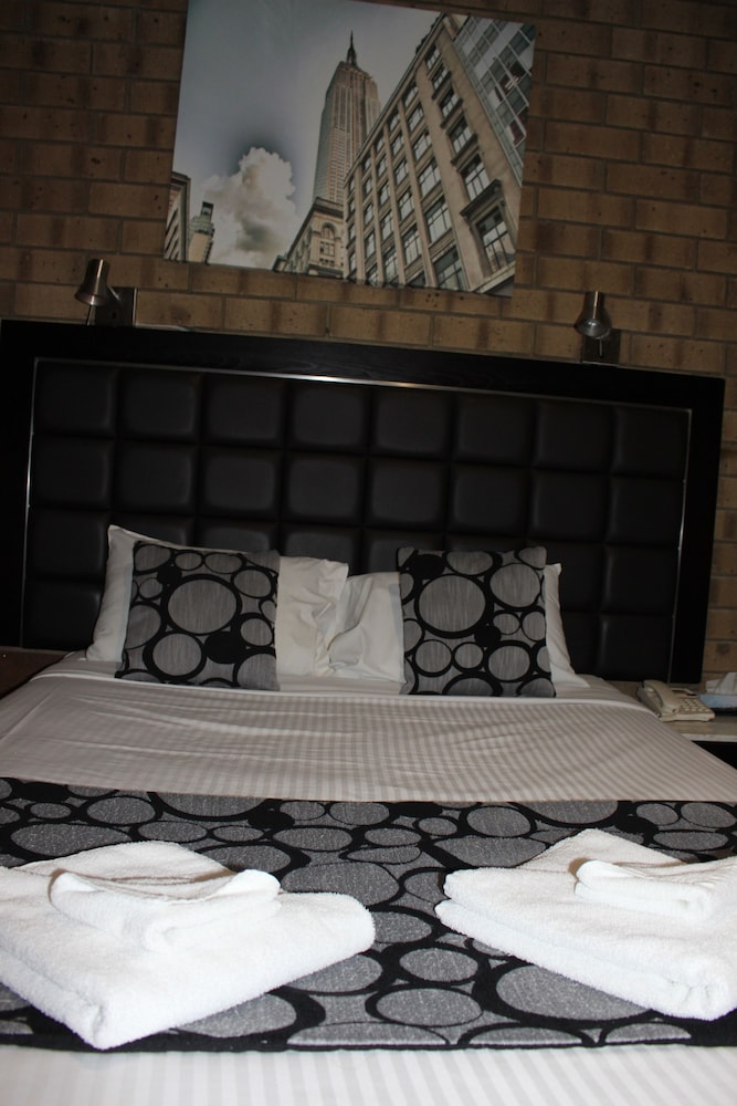 Pavlos Motel 28/39
