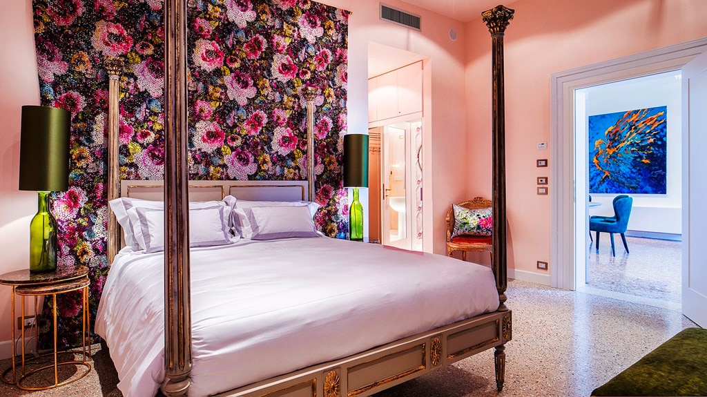 Grand, Deluxe, Double Bed