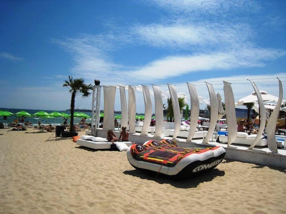 Amfibia Beach 26/28