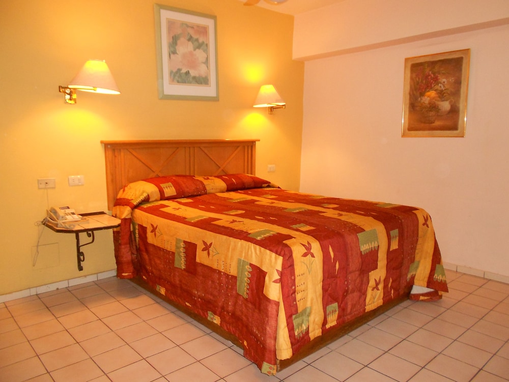 Hotel Suites Kino 24/73