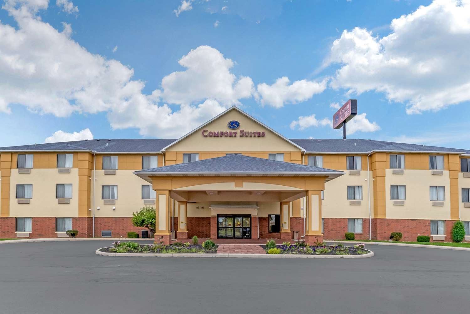 Comfort Suites Findlay I-75 near Sports Complex 2/31
