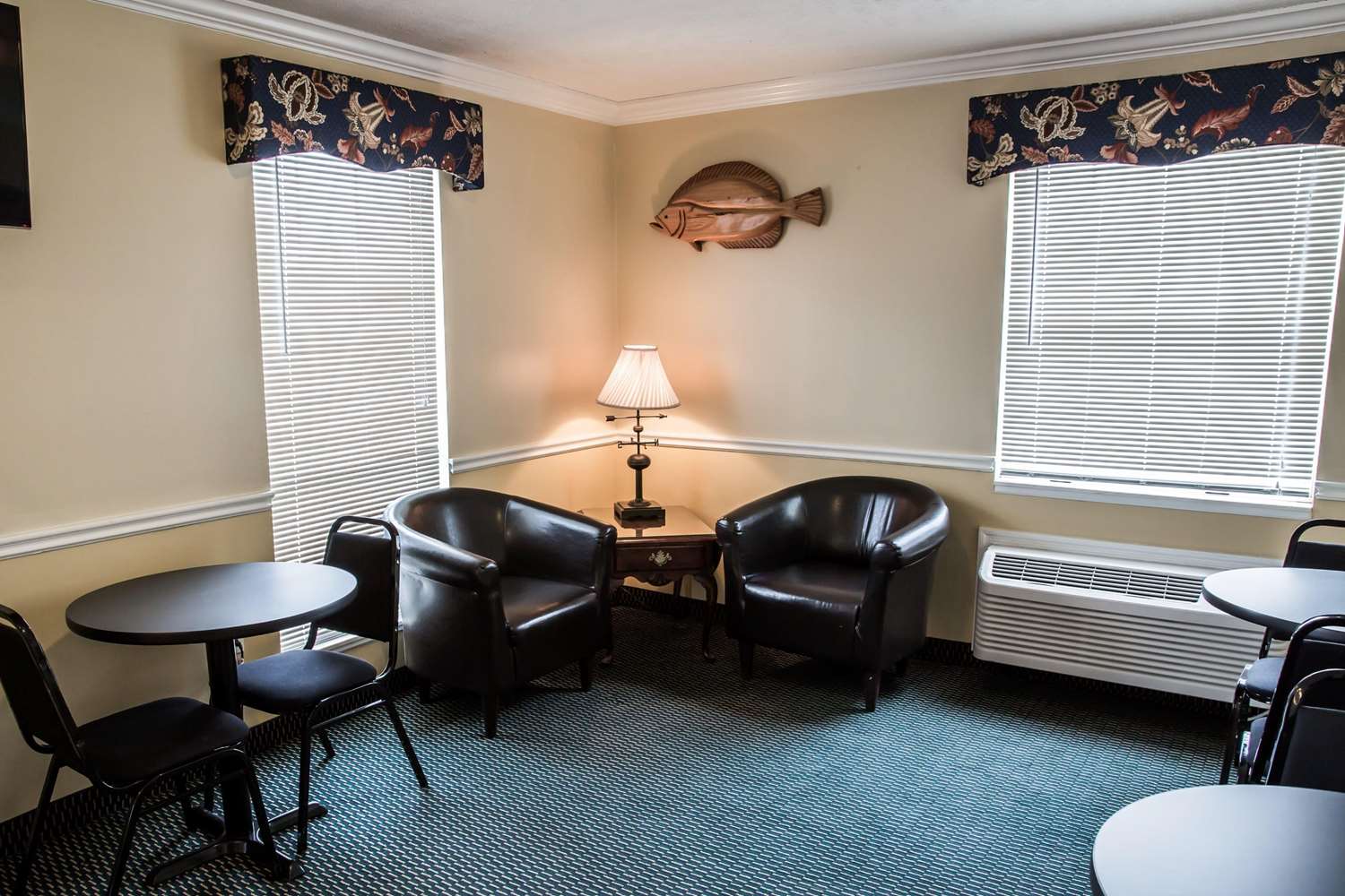 Econo Lodge Crystal Coast 20/32