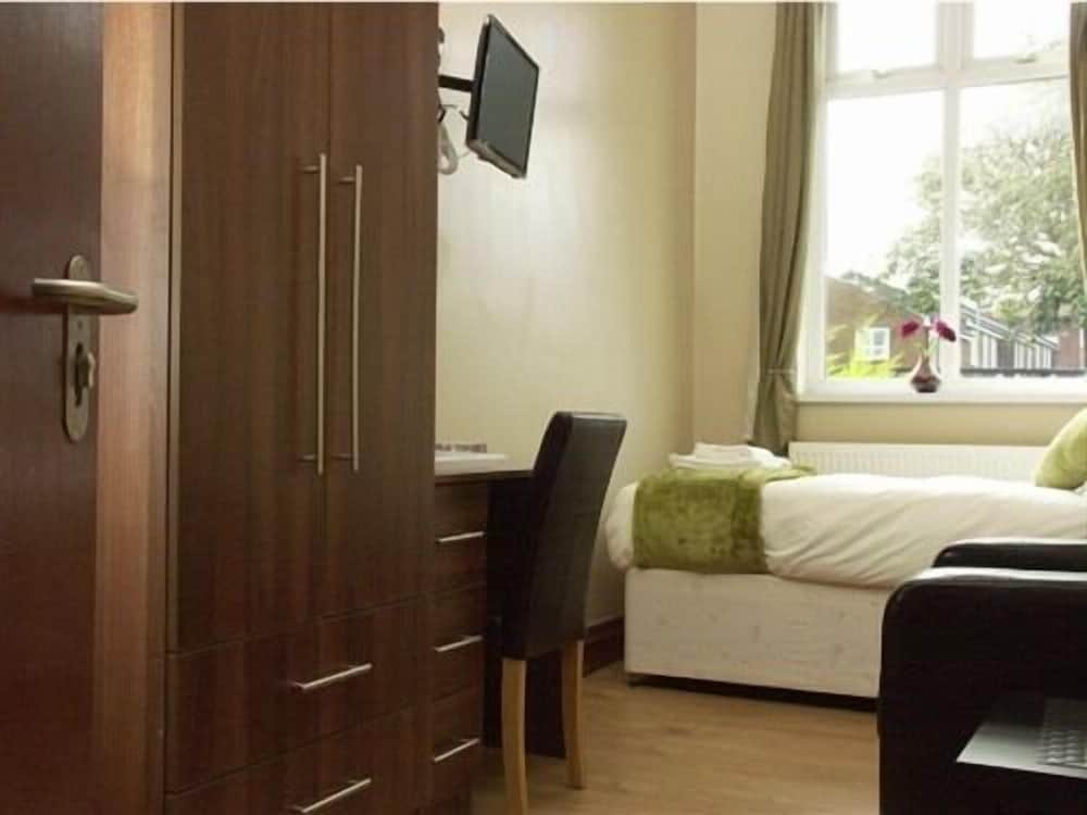 Hayat Hotel 5/21