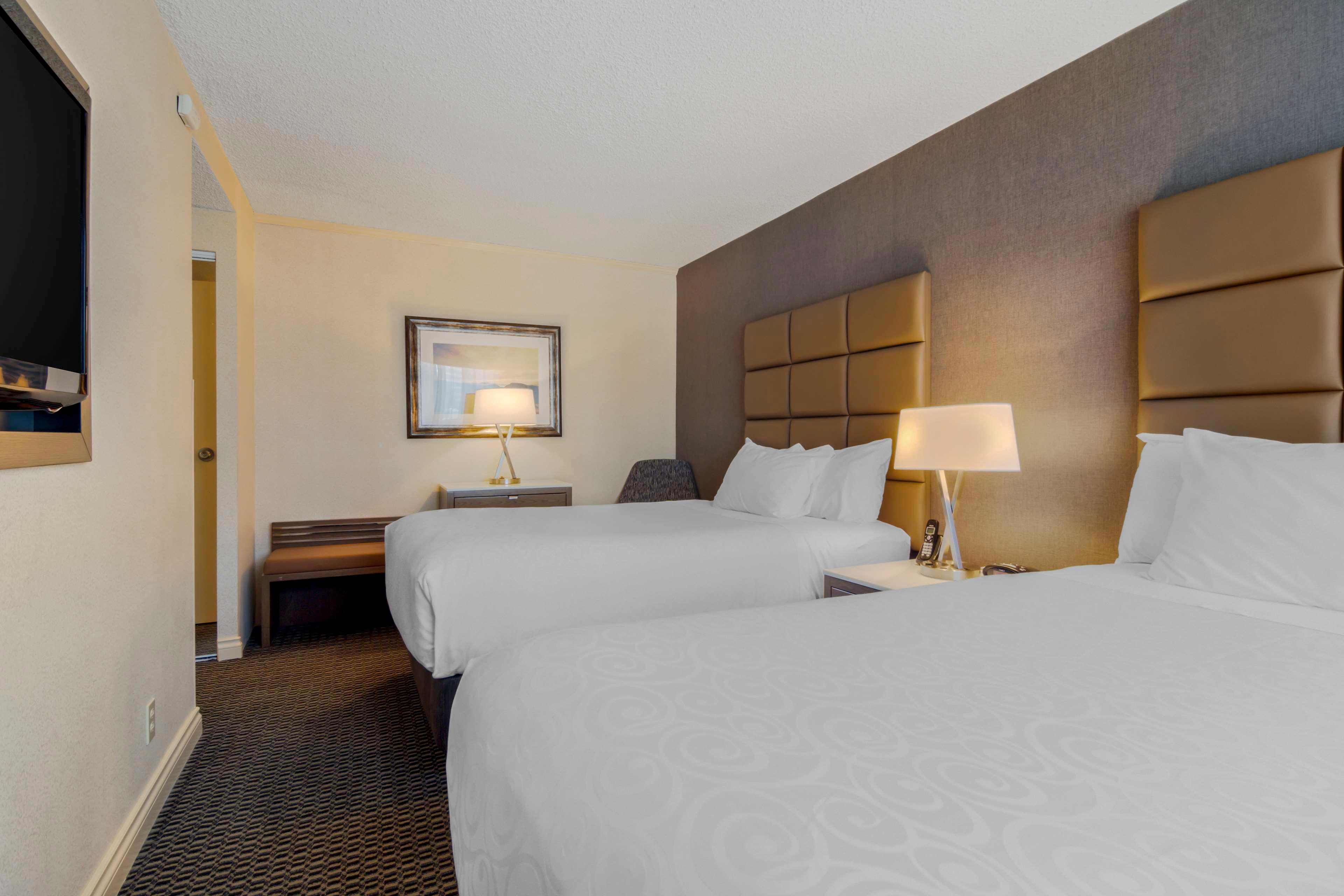 جناح لذوي الإعاقة، Best Western Premier Chateau Granville Hotel and Suites and Conf. Centre 2/4