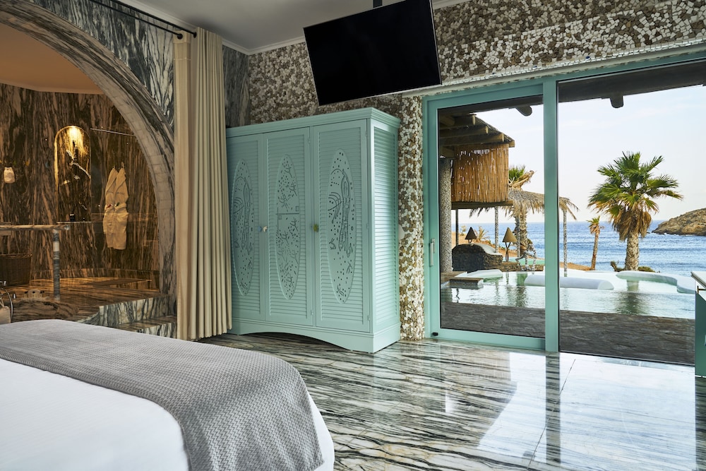 Serenity, King Bed