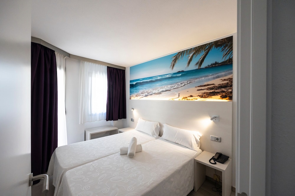 2 BEDROOMS, FAMILY, APARTMENT, 2 DOUBLE BEDS, CITY VIEW, SOFA, BALCONY