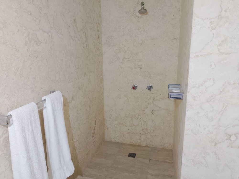 Hotel Garant & Suites 17/49