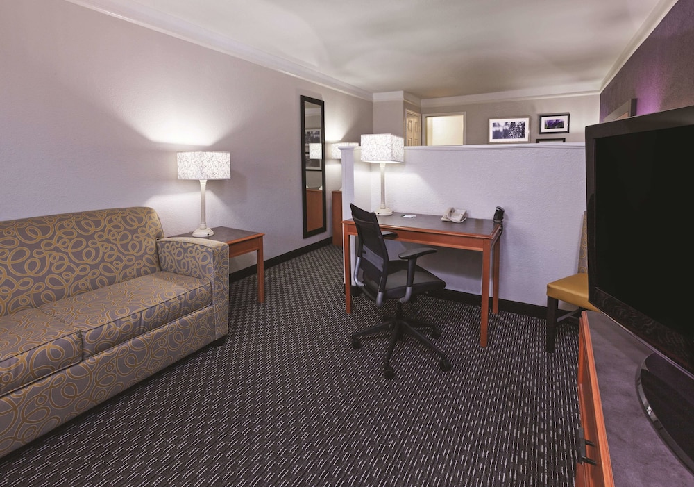 La Quinta Inn San Marcos 33/42