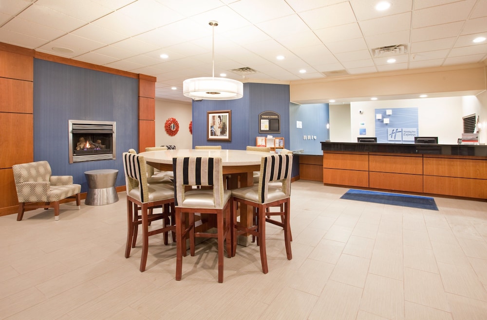 Holiday Inn Express Hotel Suites Beatrice 49/76