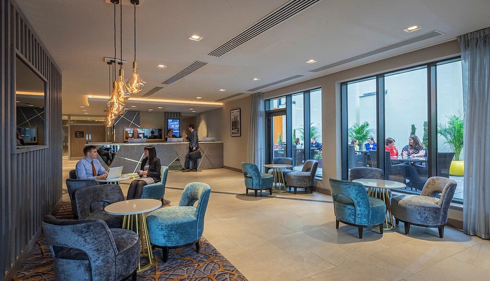 Maldron Hotel Southmall 32/44