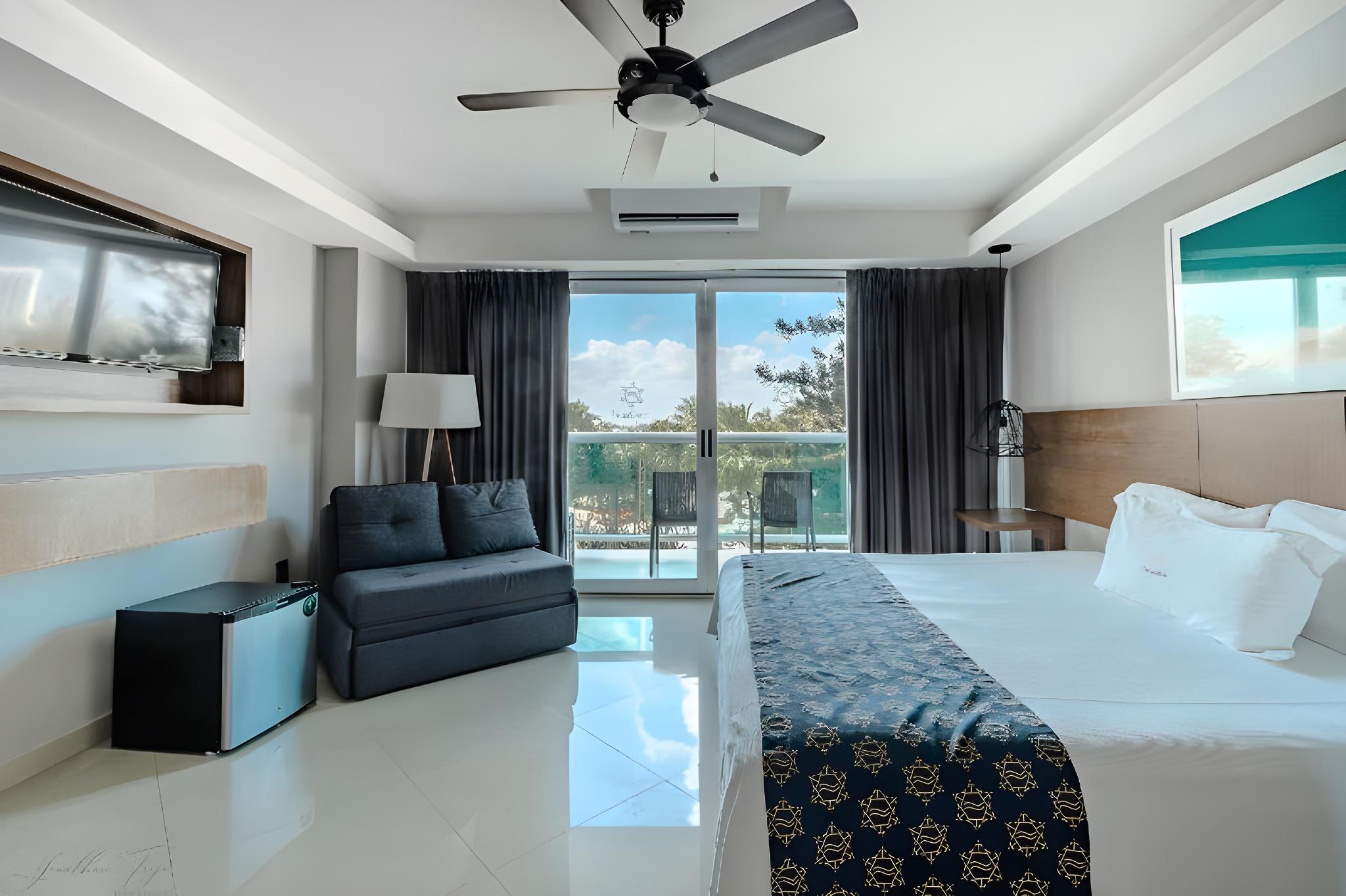 Standard, Single, King Bed, Lagoon View