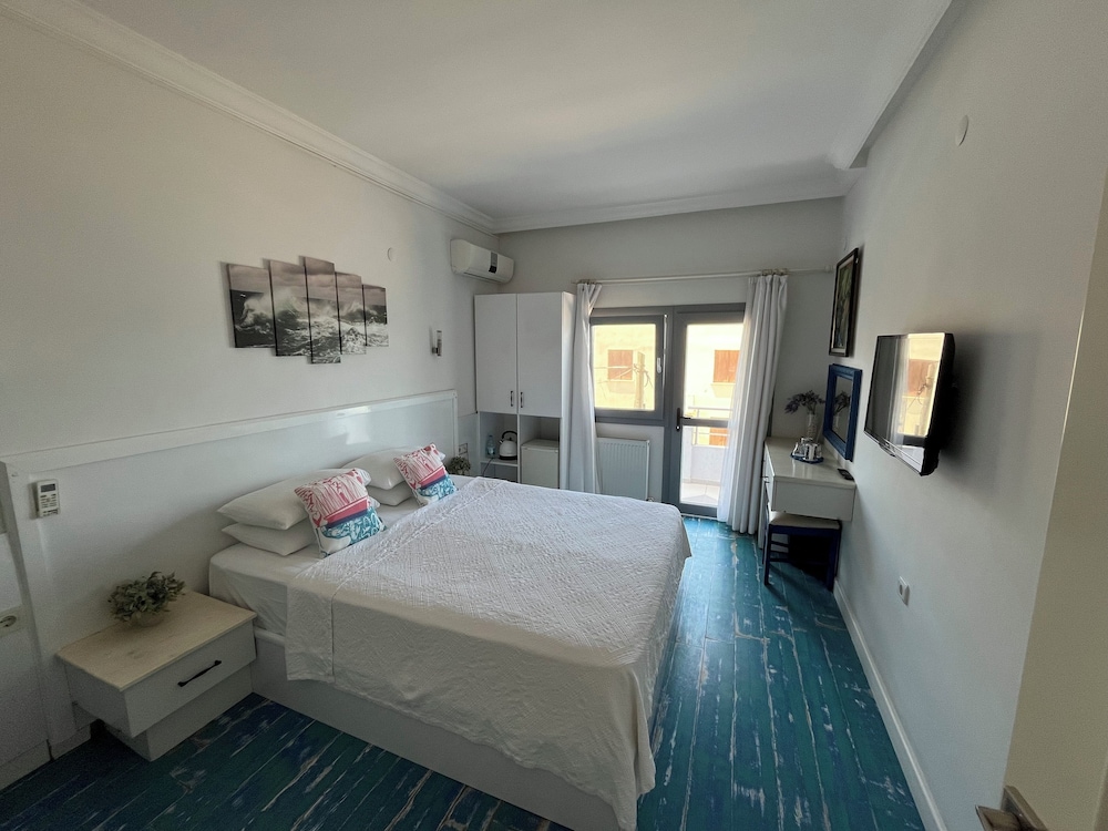 Urla Yelken Hotel- Adult +15 11/49