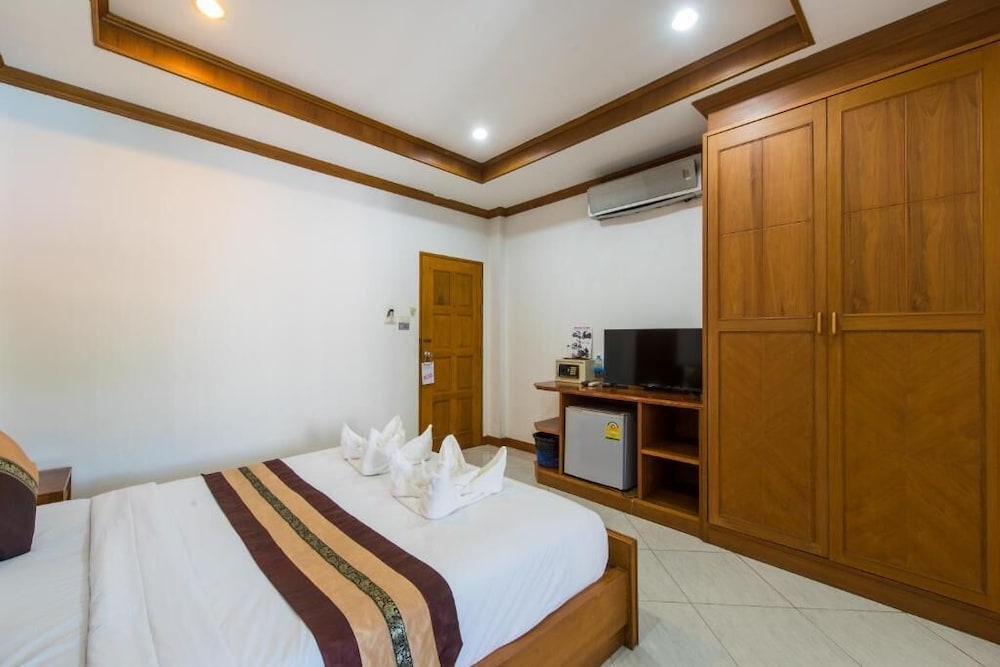 Magnific Guesthouse Patong 30/50
