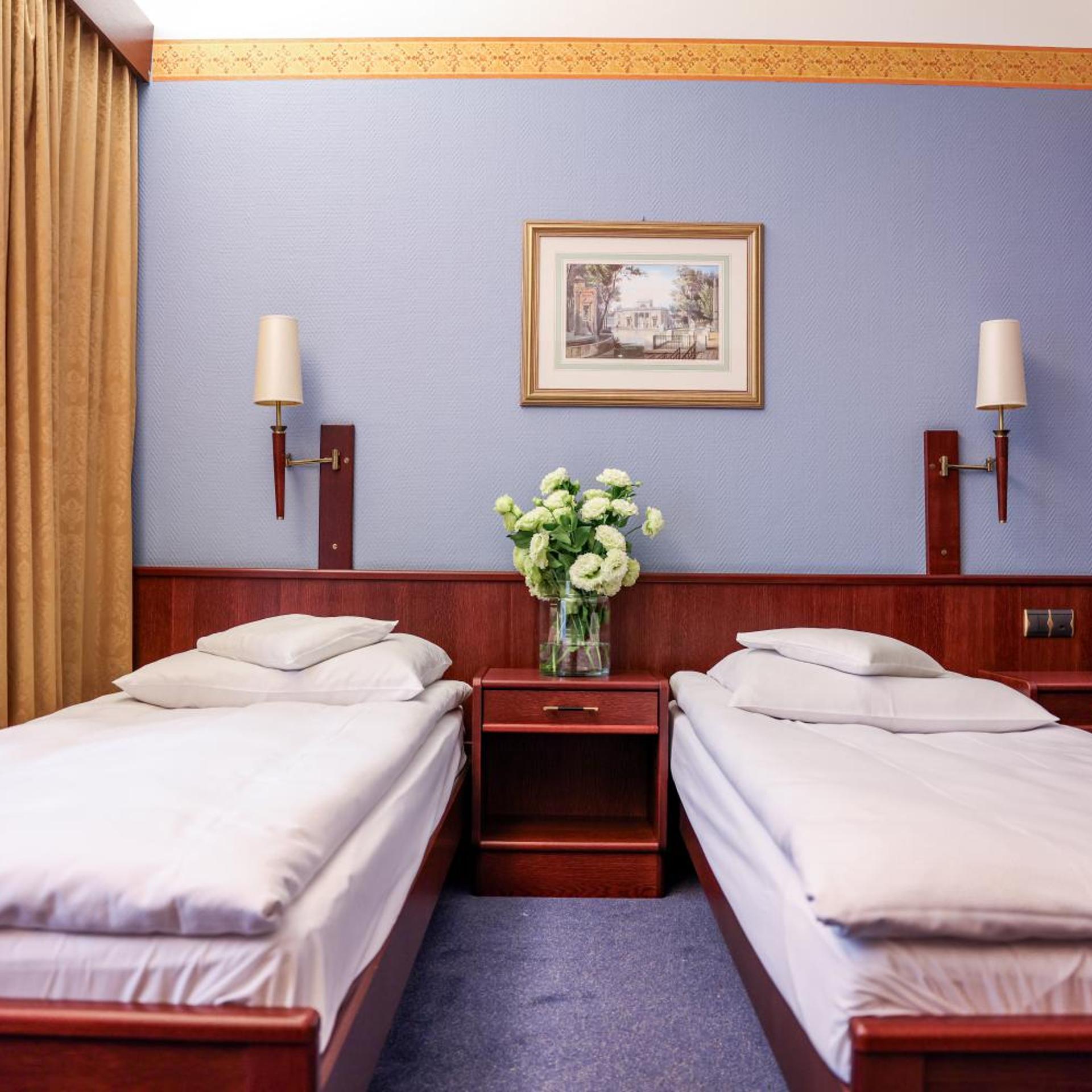 Business, Z, Twin Beds