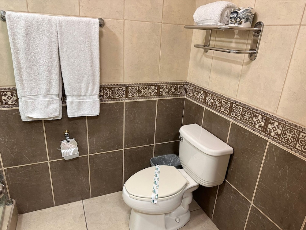 Baja Inn Hoteles Ensenada 65/66